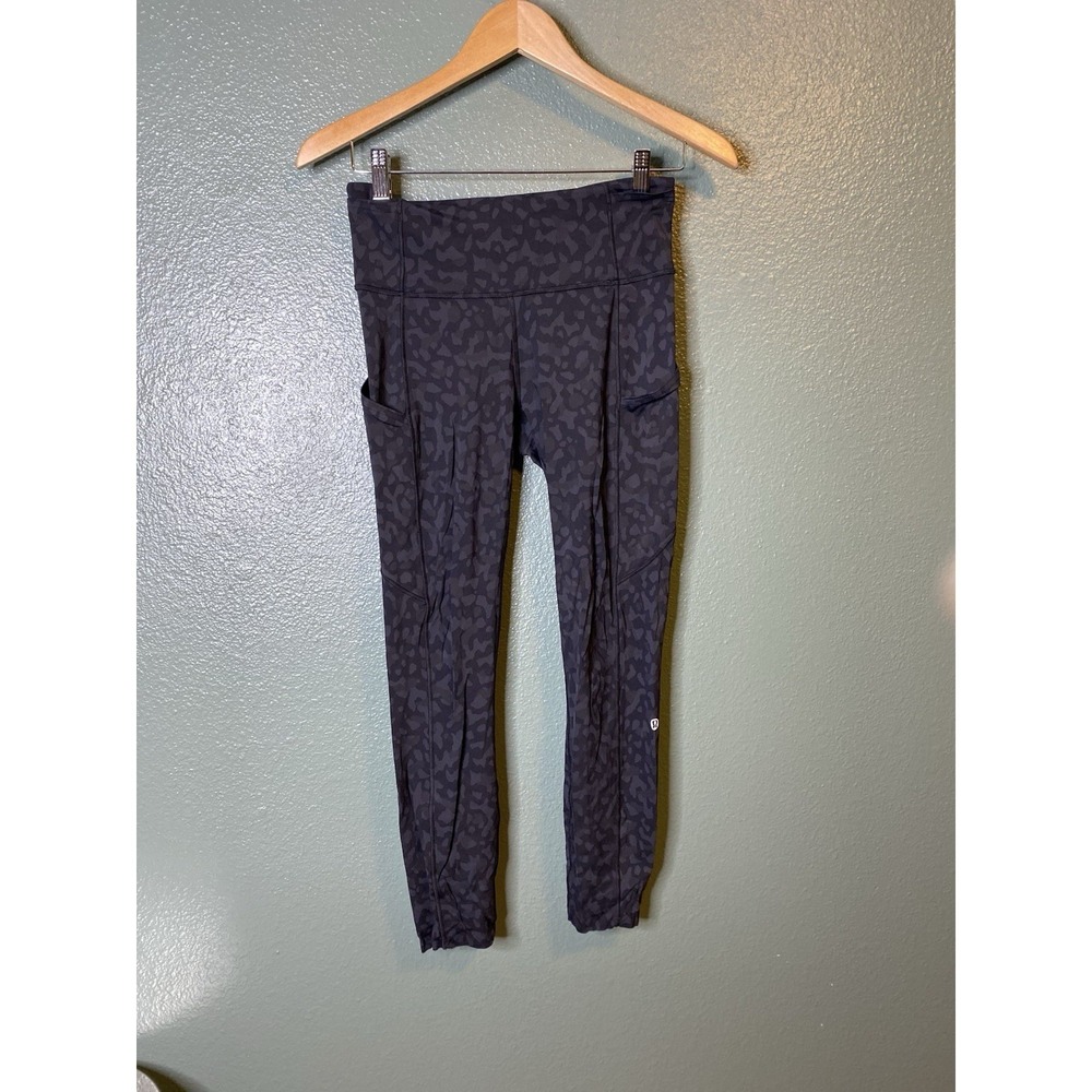 Lululemon Fast And Free  Leggings Size 6 Black / Gray Camo Print